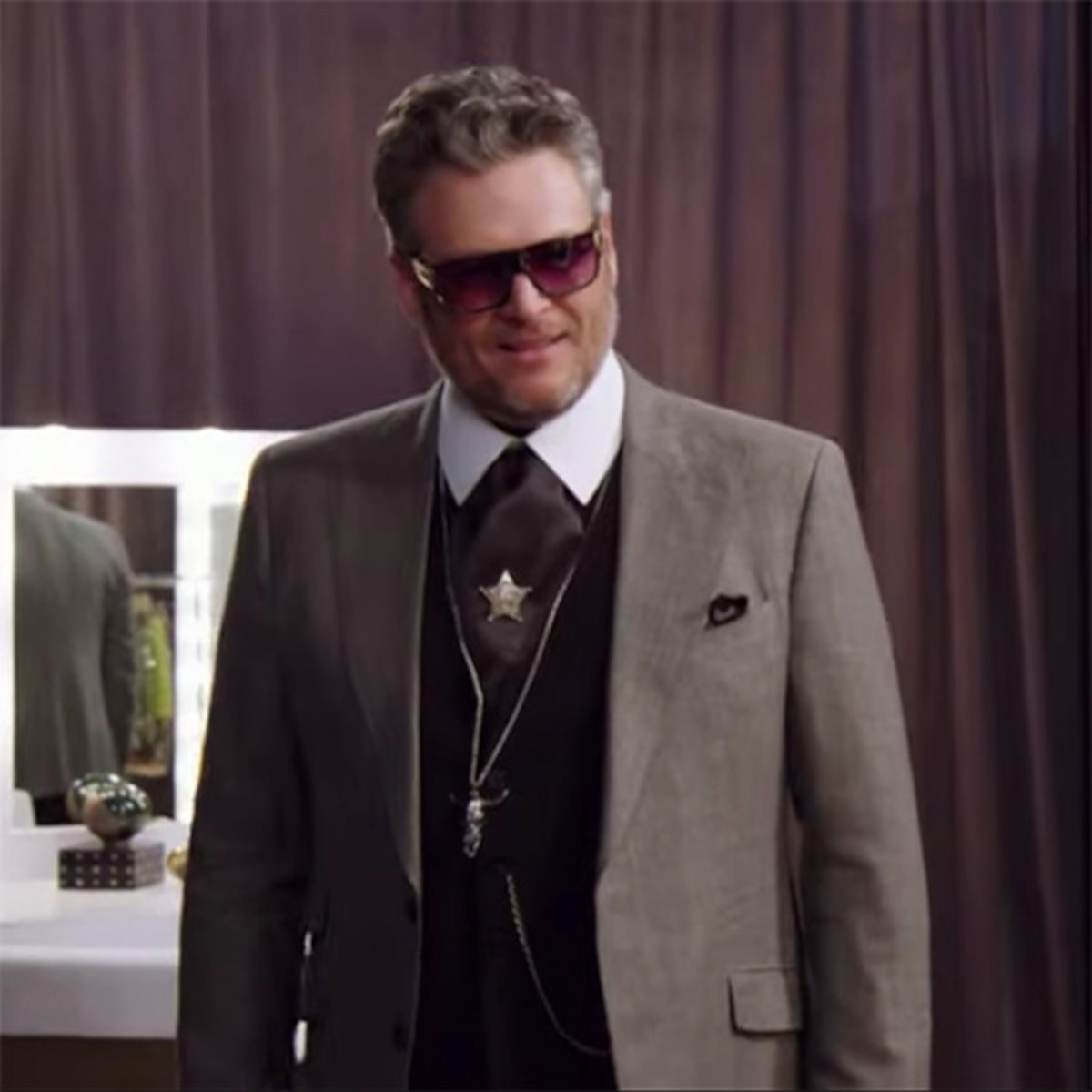 Does Blake Shelton Design Gwen Stefanis The Voice Outfits E News Does Blake Shelton Design Gwen Stefanis The Voice Outfits E News